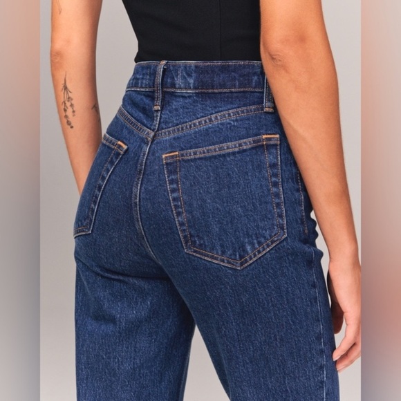 Abercrombie and Fitch the 90” straight ultra high Rise size 31/12R - Picture 2 of 12